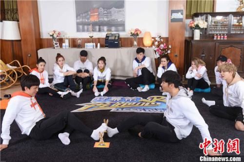 夹脚趾游戏 夹脚趾游戏