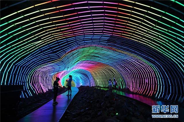 (经济)(4)贵州万山:废弃矿山变旅游景点