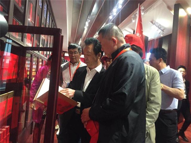 10562885849461851_52.jpg 10562885849461851_52.jpg