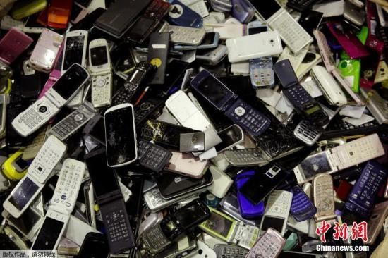 资料图:旧手机。 资料图:旧手机。