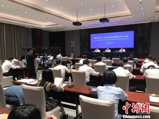 图为,武汉大学生安居房新闻发布会场 徐金波 摄 图为,武汉大学生安居房新闻发布会场 徐金波 摄