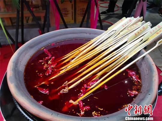 砂锅串串。 王爵 摄 砂锅串串。 王爵 摄