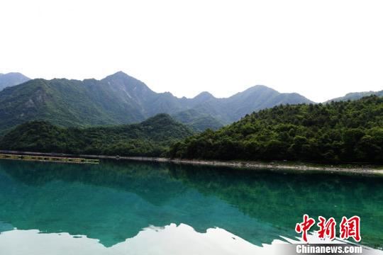 景色秀美的文县天池景观。 杨艳敏 摄 景色秀美的文县天池景观。 杨艳敏 摄