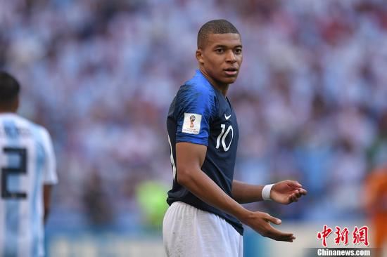 姆巴佩在赛场上。 <a target='_blank' href='http://www.chinanews.com/'></p>中新社记者 田博川 摄 点击进入下一页