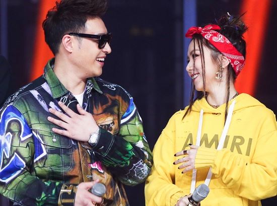 AI算法选出了邓紫棋 节目方供图 点击进入下一页