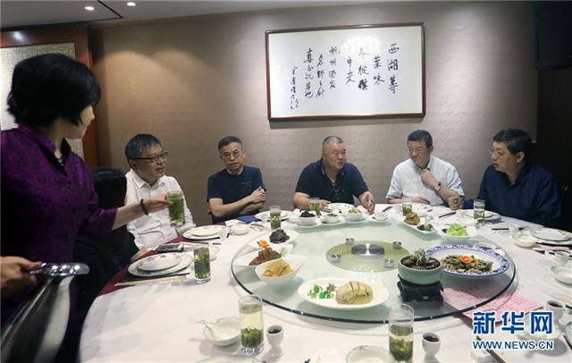 (图文互动·香港故事)(2)寻找香港街头巷尾的“武侠味”