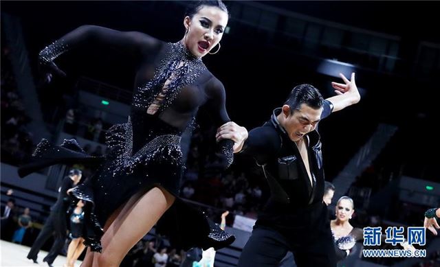 (文化)(1)裙摆舞动