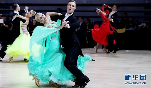 (文化)(2)裙摆舞动