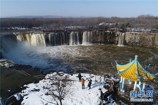 #(环境)(2)黑龙江牡丹江:镜泊湖现冬季大瀑布