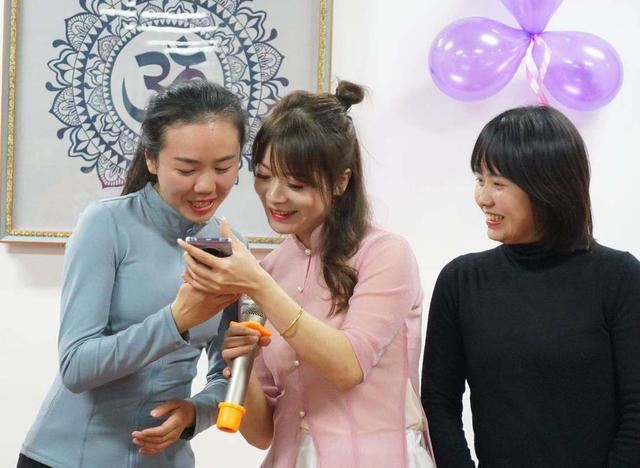 湖北鄂州:画然瑜伽举行2020迎新联谊晚会