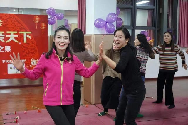 湖北鄂州:画然瑜伽举行2020迎新联谊晚会