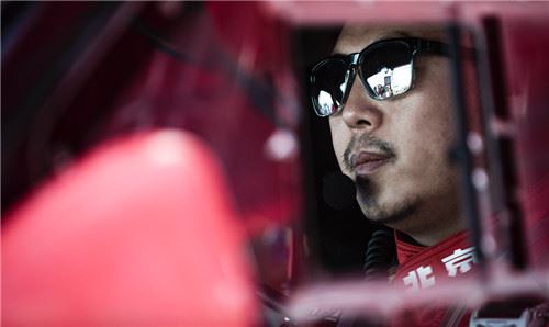 张国宇/沙贺达喀尔首秀 身披五星红旗载誉归来