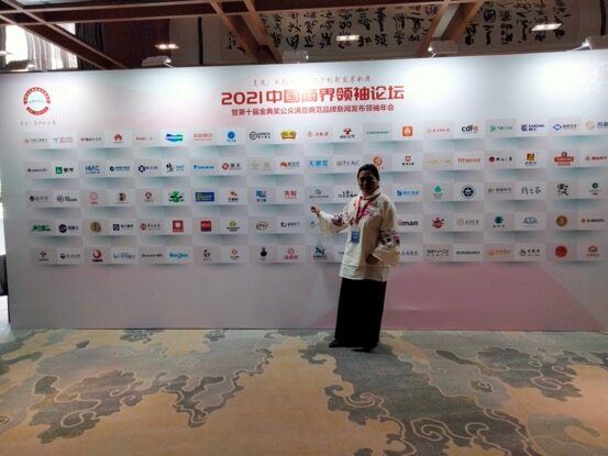 电脑萤幕画面
中度可信度描述已自动生成