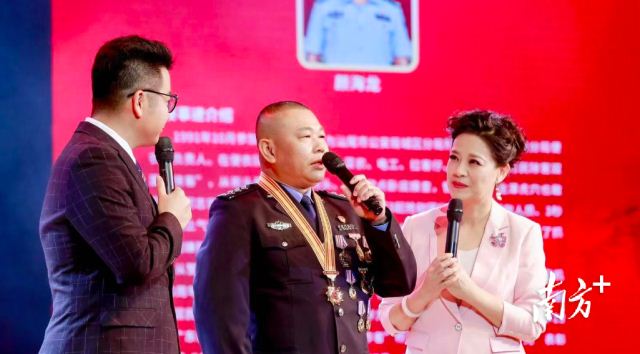 全国优秀共产党员及最美基层民警颜海龙分享好人故事。