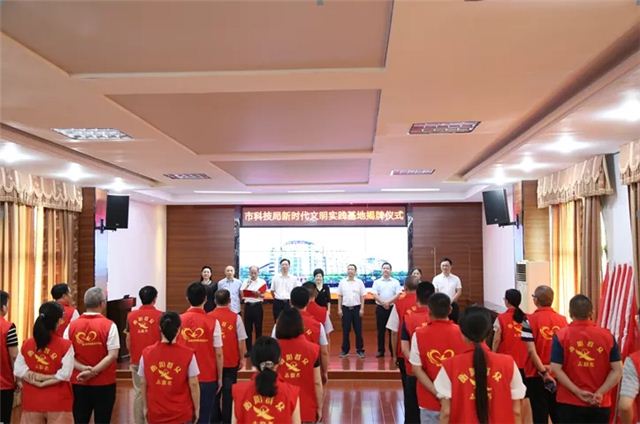 08441097351319599_105.jpg 08441097351319599_105.jpg