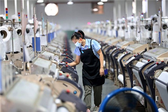 福建晋江龙湖镇:一手抓防疫、一手促生产