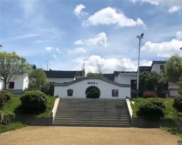 1013167048585211_105.jpg 1013167048585211_105.jpg