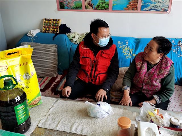 团团送暖·真情助困,走进瑞驰社区