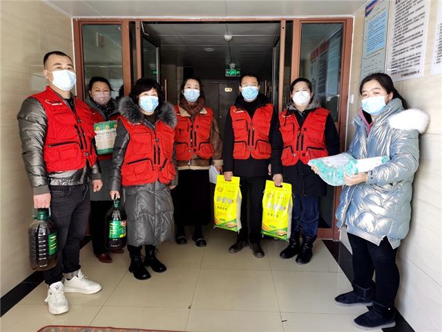 团团送暖·真情助困,走进瑞驰社区