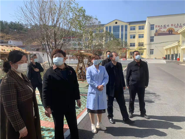 湖北黄冈市民政局领导到英山县调研“一老一小”工作