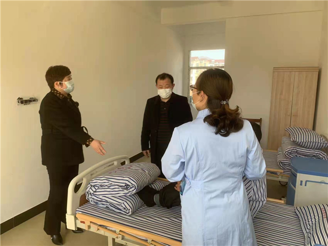 湖北黄冈市民政局领导到英山县调研“一老一小”工作