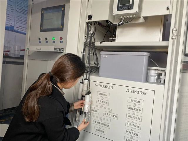 1041165888395635_106.jpg 1041165888395635_106.jpg