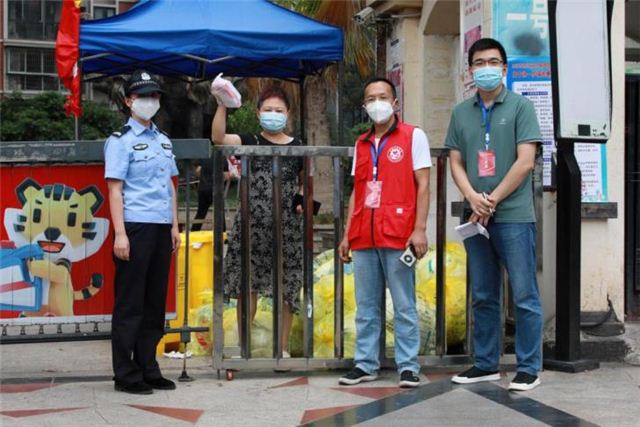 00030511968219272_106.jpg 00030511968219272_106.jpg