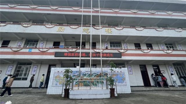 12375805238521288_129.jpg 12375805238521288_129.jpg